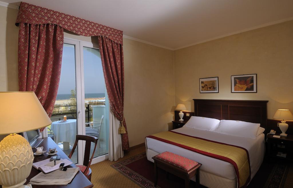 Hotel De Londres Rimini Esterno foto