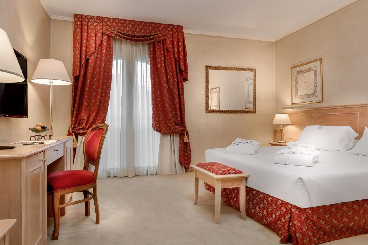 Hotel De Londres Rimini Esterno foto